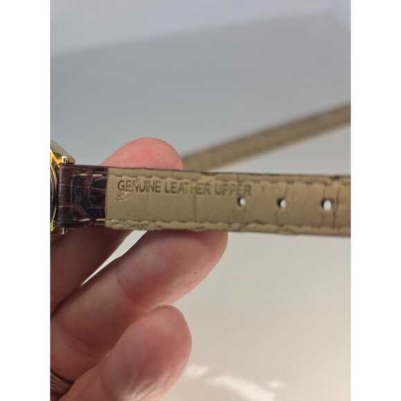 Timex Indiglo Watch GoldTone 25mm Date Brown Leather Strap WR 30M Womens Classic - Picture 4 of 7